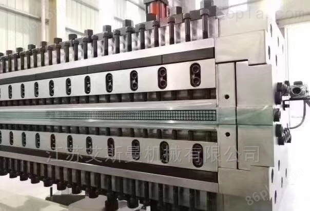 PP中空塑料建筑模板生产线找江苏艾斯曼机械