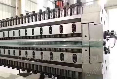 pp中空建筑模板生产线--艾斯曼机械